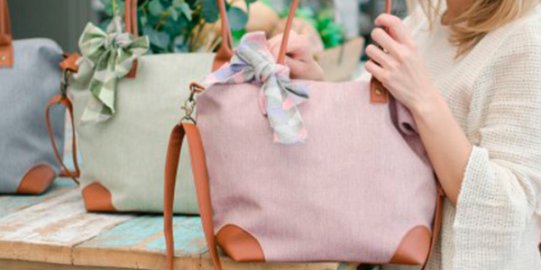 Mediterráneo, frescura y luz en los bolsos Valencia de Sara Revert