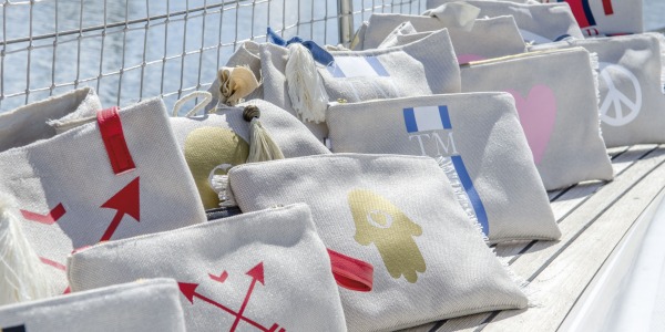 Sara Revert te muestra la nueva colección Loneta Símbolos para bolsos de playa