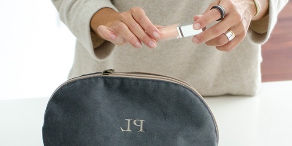  Los 5 objetos que no pueden faltar en tu estuche de maquillaje